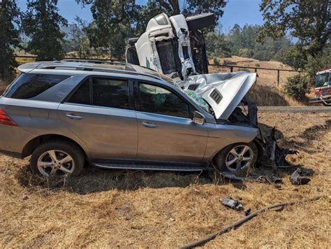 Truck crashes into SUV in Sonoma County hit-and-run, injures 74-year-old woman